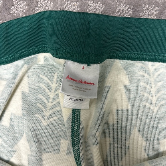 Women’s small family matching pjs - Picture 6 of 7